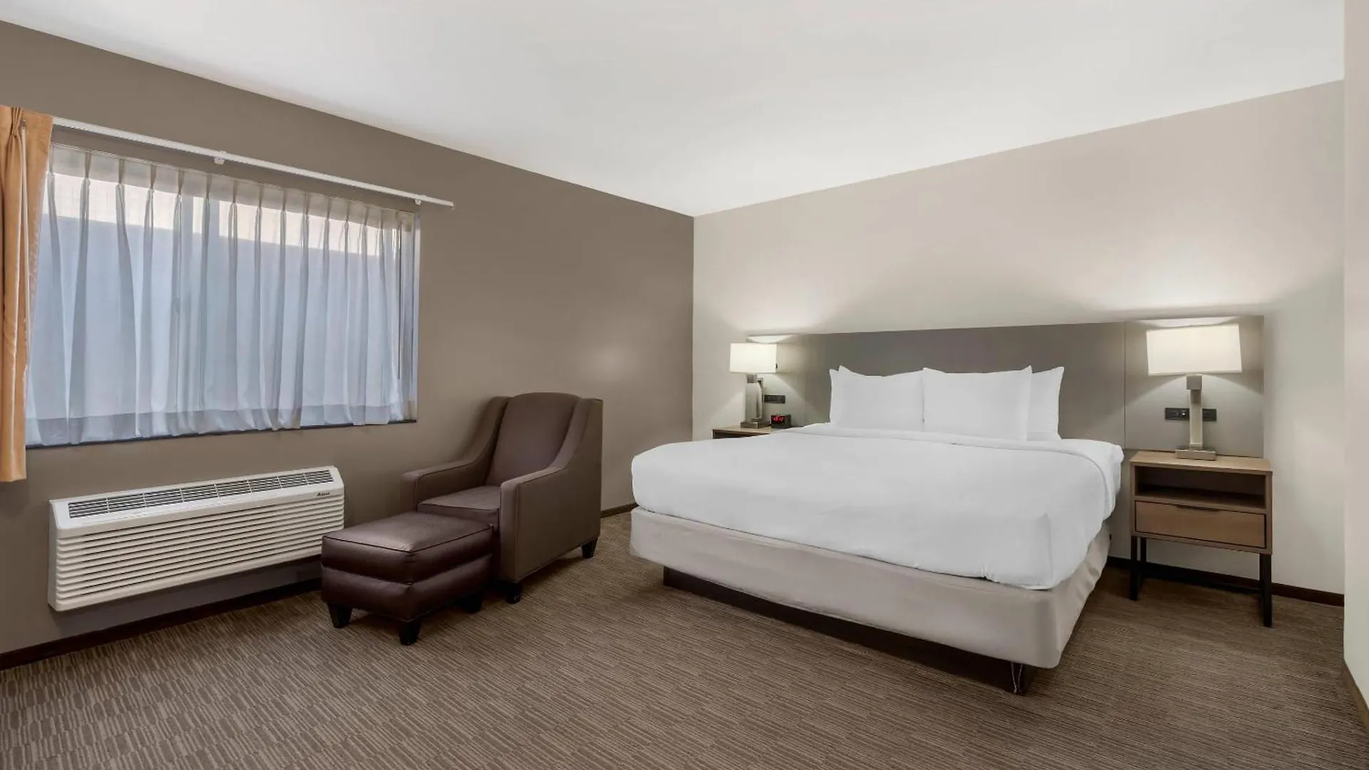 Where to Stay Near Lindberg Park: 4 Budget Hotels Reviewed