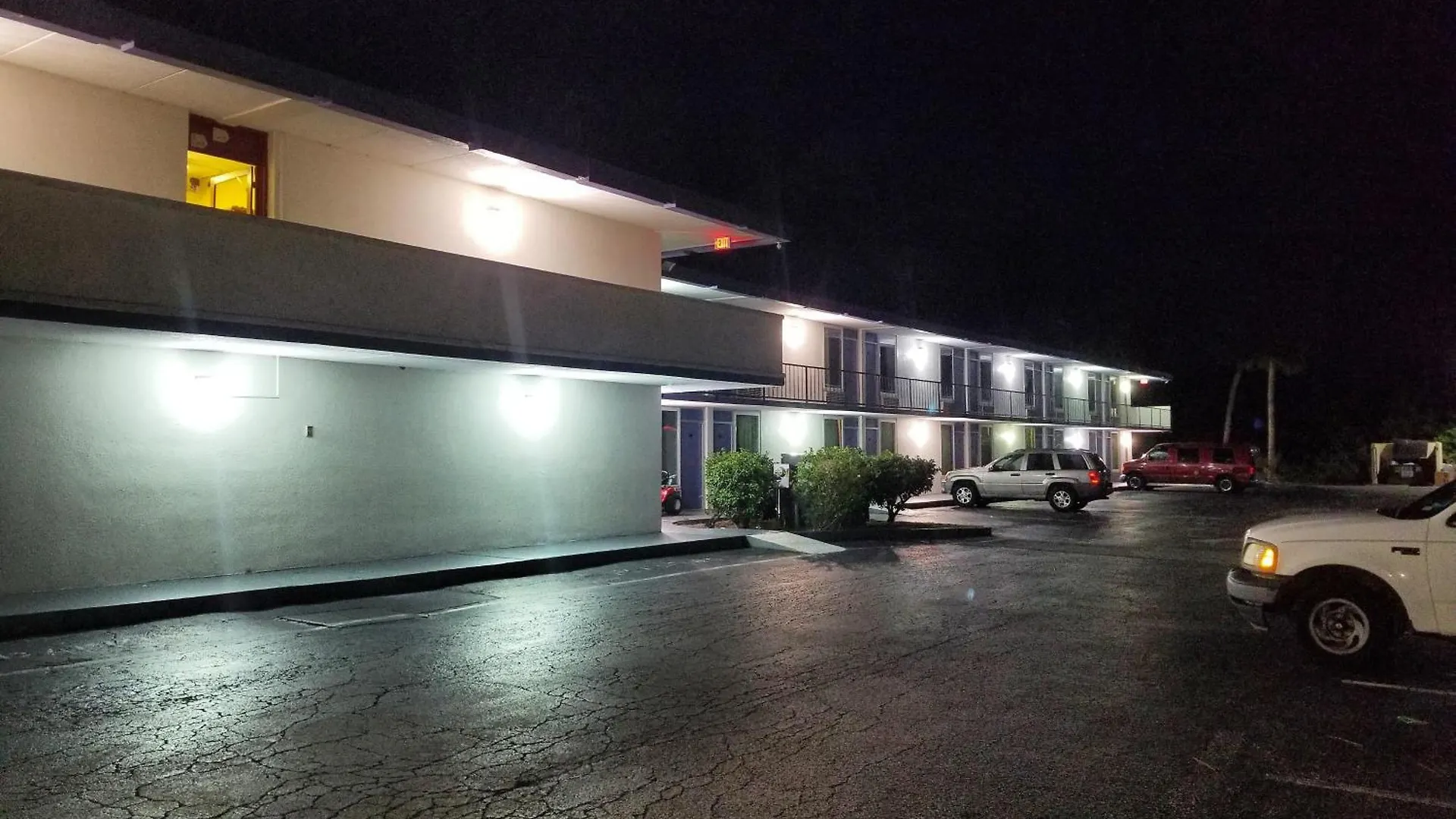 Staying Near The Casements: 4 Budget Hotels Compared